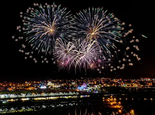 ▲2026「冬山舊河港燈節」每年都有施放煙火，展出日期目前已進入倒數。（圖／取自幸福冬山臉書 www.facebook.com/ds9590799）