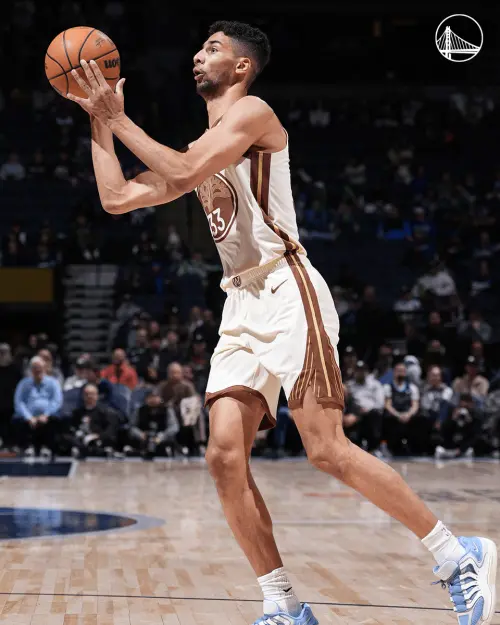 ▲在接下來爭取季後賽席次的比賽中，萊昂斯的出色身材，可望成為科爾調度中的重要活棋。（圖／取自金州勇士X）