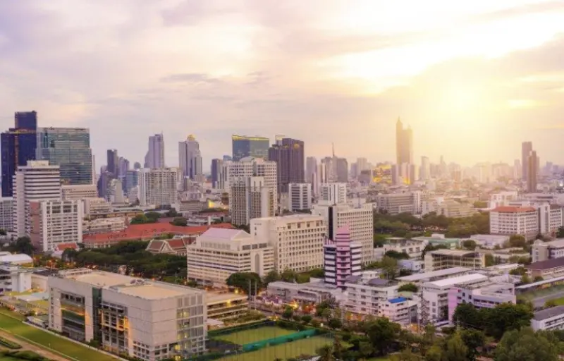 ▲隨著2025年第4季住宅移轉與房貸數據回升，市場出現回溫跡象，泰國房市正從谷底走向供需較為平衡的調整階段。（圖／翻攝自曼谷郵報）