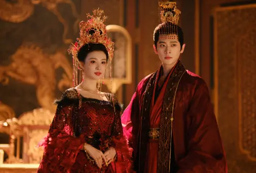 王楚然直播看《成何體統》淚崩！丞磊護妻溫柔安慰　粉絲：嗑到了