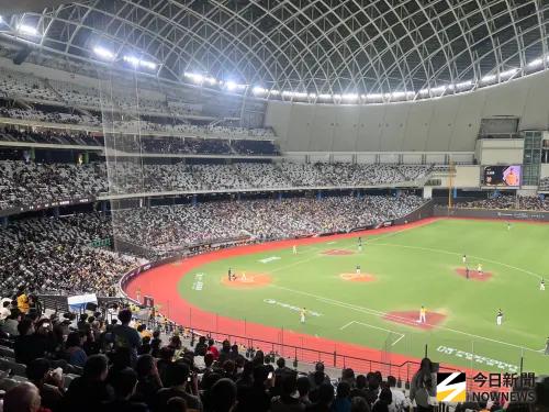 台日交流賽／首戰僅17560人進場！近3年新低　賽後演出卻誠意十足
