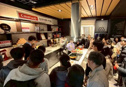 房市／信義開發辦廚具面板選色體驗　住戶交流新起點