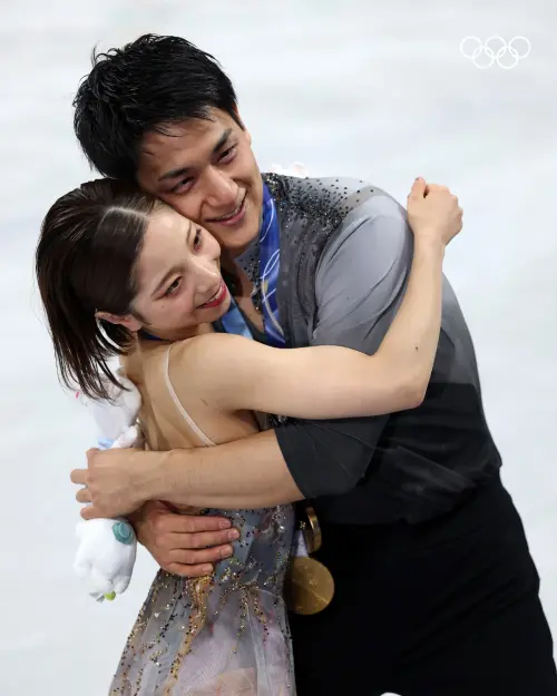 ▲三浦璃來（左）、木原龍一16日在米蘭冬奧為日本奪下花式滑冰雙人項目金牌，寫下歷史。（圖／Riku Miura IG@riku9111）