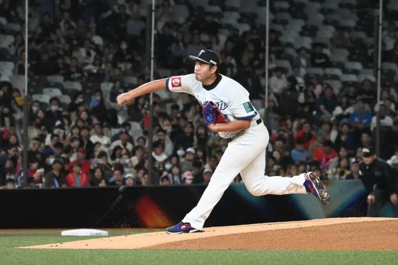 經典賽／鄭浩均2.2局封鎖軟銀！卻因小腿抽筋傷退　提前下場休息