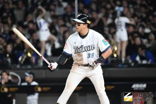 影／日媒提問該用哪種語言回？吳念庭記者會「切換失敗」笑翻全場