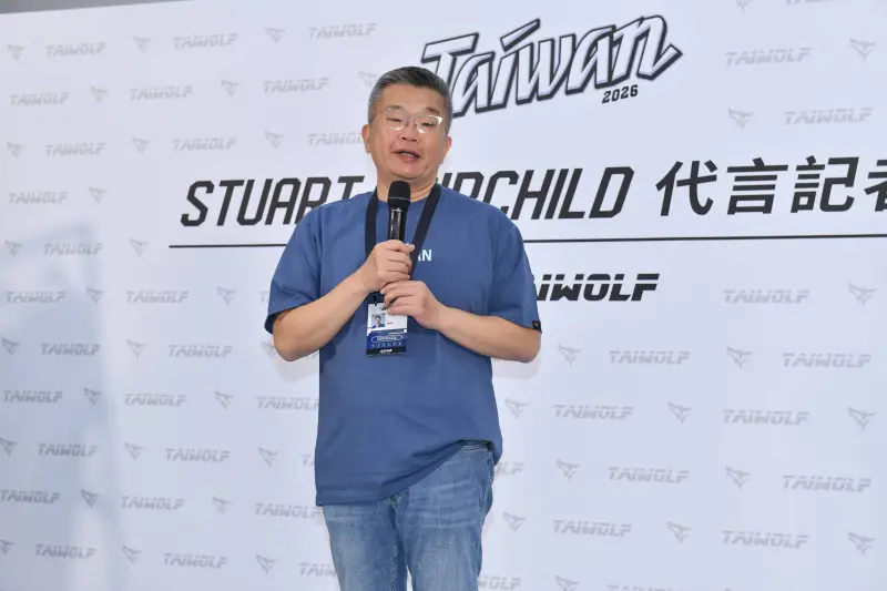 ▲中職會長蔡其昌感謝費仔願意加入中華隊，為母親的家鄉出戰，也呼籲熱情的台灣球迷給他一點空間，不希望因意外推擠而受傷。（圖／記者林柏年攝,2026.2.27）