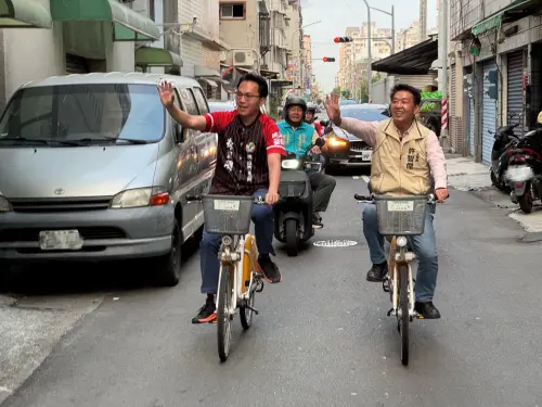 情義相挺　許智傑：鳳山要紅就挺林智鴻