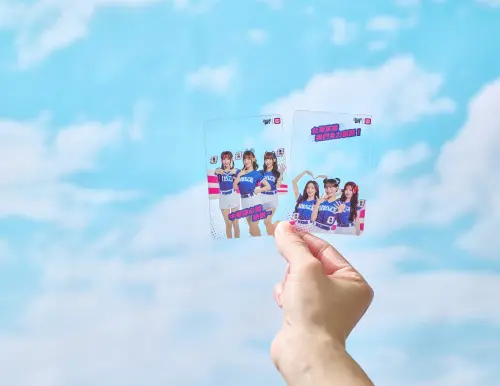 ▲透卡盲包多位高人氣啦啦隊成員，全套共 12 款設計，並加碼 1 款限量隱藏版，透過疊加拍攝還能創造不同視覺層次。（圖／官方提供）