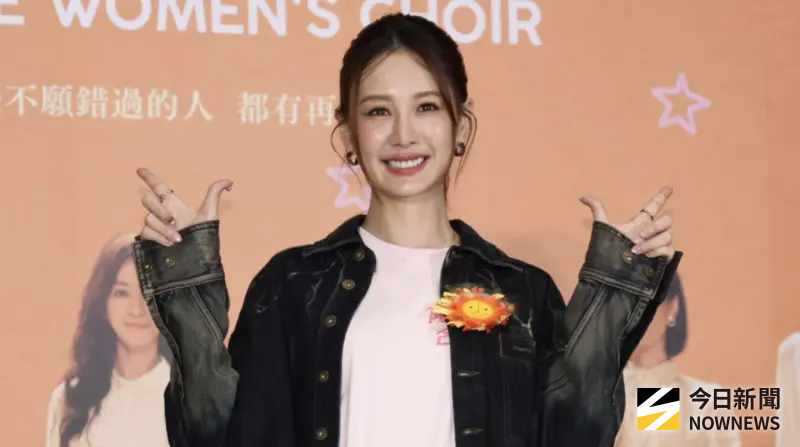 ▲藝人安心亞（如圖）今（27）日出席電影《陽光女子合唱團》感恩謝票會，被問及緋聞好友阿Ken（林暐恆）究竟是否觀看電影？她傻眼吐實對方應該還沒看：「林暐恆不要炸甜甜圈了！趕快來看電影！」笑虧對方副業做很大，逗樂全場。（圖／記者朱永強攝影）