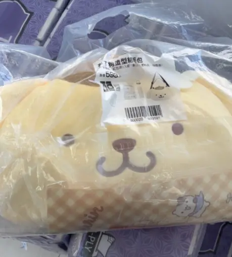 ▲2025年全家新春「布丁狗絨毛福袋」原價也是599元，如今也是1.6折出清只賣99元，民眾幸運挖寶超開心。（圖/Threads）