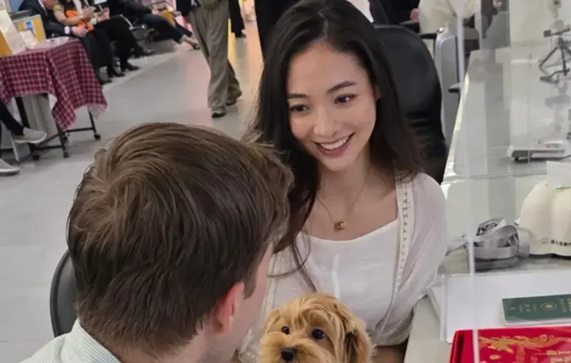 ▲謝沛恩不僅宣布結婚，更證實自己正在備孕中，她坦言被美籍老公務實安慰的行為打動，讓她想生小孩，為家裡帶來新生命。（圖／謝沛恩IG@aggiemlove）