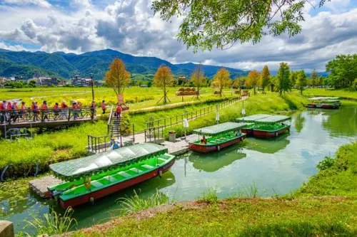 ▲旅客來到冬山車站，也可以體驗電動小船等設施。（圖／取自冬山鄉觀光旅遊網 travel.dongshan.gov.tw/）