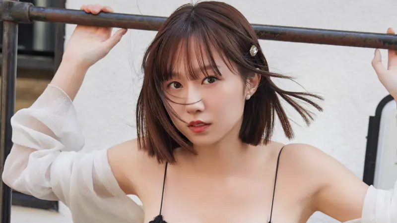 獨／莊敬校花斐棋好香！寫真遺珠照全公開　黑Bra外穿畫面太傲人