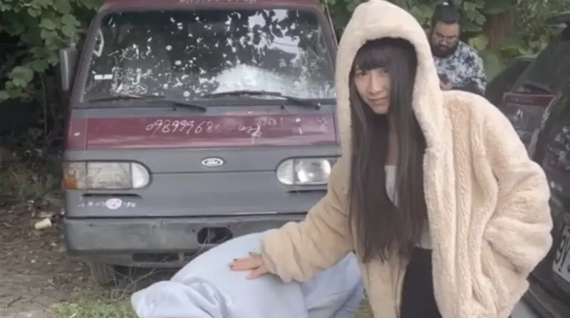 ▲228事件陳儀墳墓遭闖入！YouTube頻道「看你老墓」先前由司徒建銘、比熊與陸子玄一同探尋陳儀墳墓園，頻頻出現暈眩、作嘔、麥克風斷訊狀況，一連串超毛現象，眾人嚇得屏息。（圖／看你老墓YouTube）