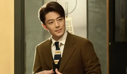 ▲霍建華在陸劇《他為什麼依然單身》裡飾演一名事業有成，但不擅長與人相處，雖然外表帥氣，卻一直單身的黃金單身漢。（圖／翻攝自豆瓣）