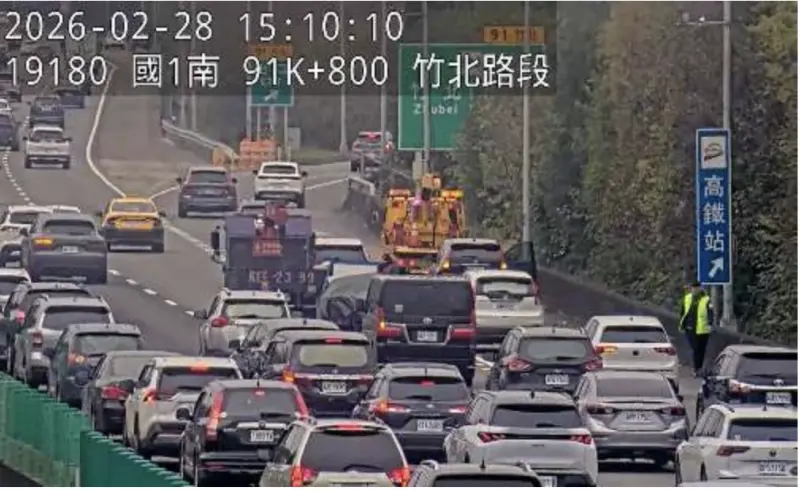 明為228連假收假日！高公局估明北向車流為平日1.3倍、11路段塞車