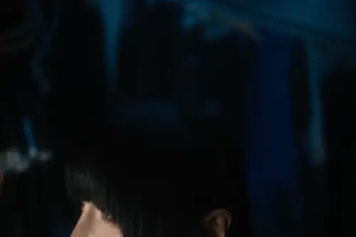 ▲今（28）日晚間公開的新曲〈Vivarium〉（ビバリウム）MV中，Ado首度以本人身分入鏡。（圖／Youtube@Ado）