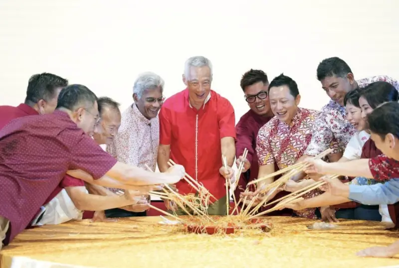 ▲李顯龍憂中東戰火衝擊能源價格，強調新加坡政府將發放天價補助與國人共度時艱。（圖／翻攝自聯合早報）