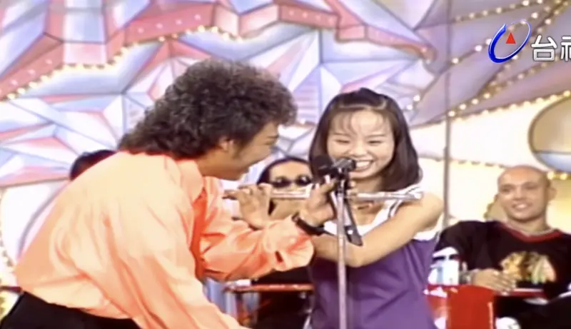 孫淑媚15歲登《龍兄虎弟》完全認不出　吹長笛張菲親自幫調麥克風