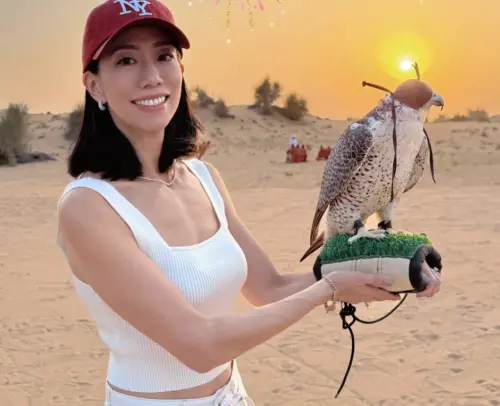 吳辰君遇波灣戰火！47歲龍女郎移居杜拜房震聞巨響　忍淚安撫孩子