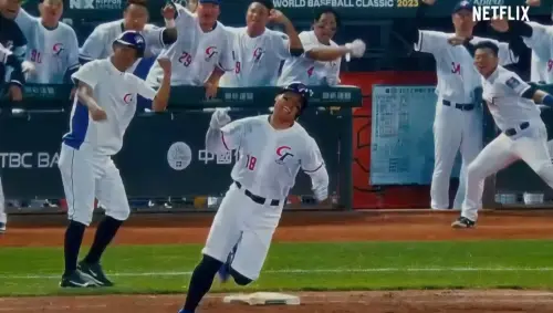 ▲張育成上屆擊出全壘打後繞場跑歡呼的畫面為之經典。（圖／X@netflixjpsports）