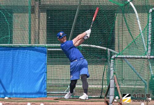 ▲中華隊「費仔」費爾柴德（Stuart Fairchild）的揮棒機制偏向中長距離安打型，高國輝認為其「高上壘率＋高機動力」的球風，非常有中職MVP林立的既視感。（圖／記者葉政勳攝）