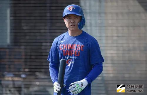 ▲WBC經典賽中華隊宮崎練習日，內野手江坤宇進行打擊練習。（圖／記者葉政勳攝 ,2026.03.01）