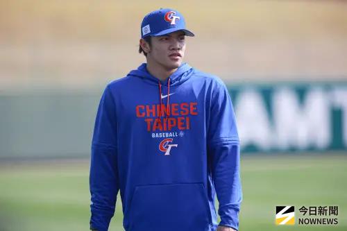 ▲WBC經典賽中華隊宮崎練習日，投手林維恩進行熱身練習。（圖／記者葉政勳攝 ,2026.03.01）
