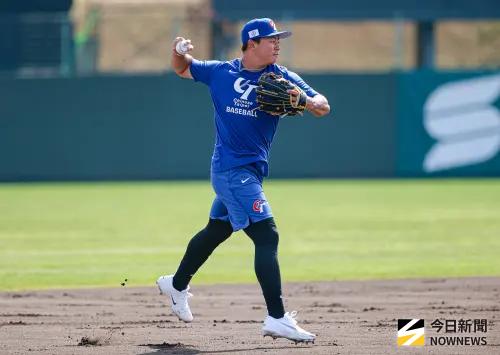 ▲WBC經典賽中華隊宮崎練習日，內野手鄭宗哲進行守備練習。（圖／記者葉政勳攝 ,2026.03.01）