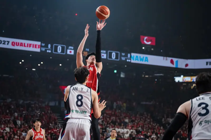 ▲日本男籃在歸化中鋒霍金森（Joshua Hawkinson）強勢回歸砍下24分的帶領下，激戰四節以78：72險勝韓國。渡邊雄太貢獻15分，西田優大進帳12分。（圖／取自FIBA官網）