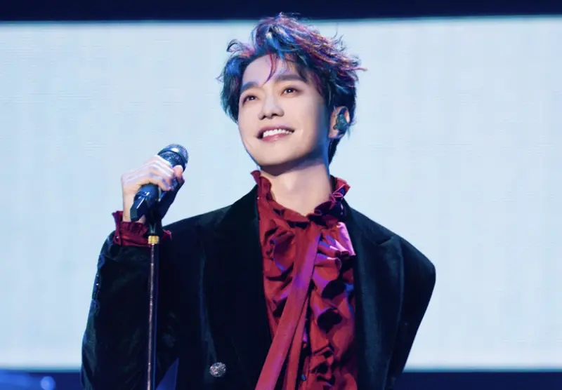 44歲張棟樑愛情長跑8年！出道23年手握3間房　當爸進度鬆口不躲了