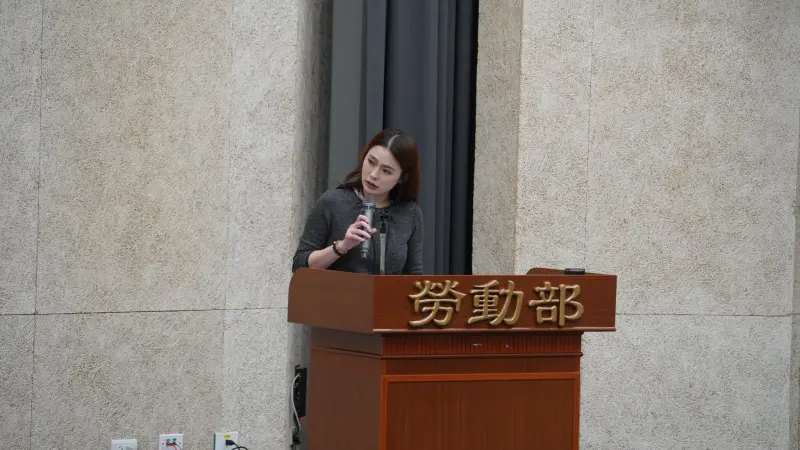 ▲卓芷戎出任童子瑋競辦發言人,亮麗外型引起討論。(圖/卓芷戎臉書)