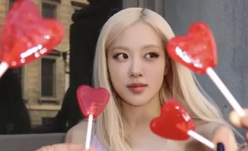 BLACKPINK Rosé〈APT.〉奪全英獎！K-POP第1人　她致詞告白火星人