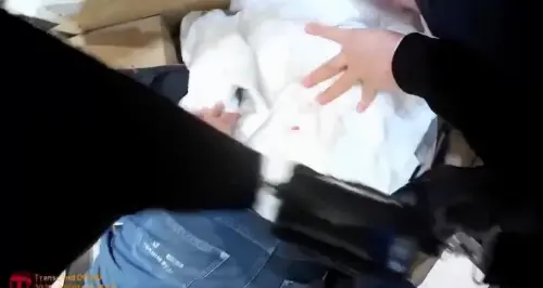 ▲ 天母大葉高島屋爆攻擊案，男子疑誤認櫃姐嘲笑失控毆人，遭保全壓制帶回，警方依傷害罪移送。（圖／士林分局提供）