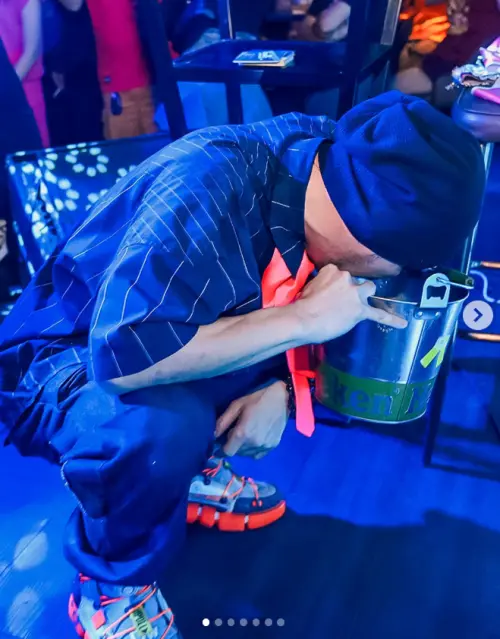 ▲黃明志在夜店開唱，喝酒喝到邊唱邊吐。（圖／黃明志IG@namewee）