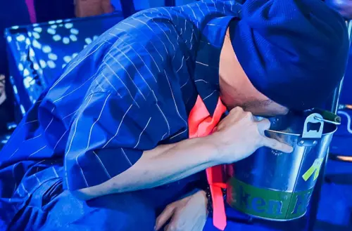 黃明志捲命案4個月復工！唱到一半狂嘔吐　否認持有壯陽藥、冰毒
