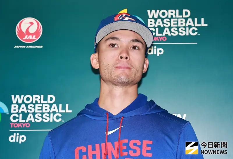 ▲台美混血大聯盟重砲「費仔」費爾柴德（Stuart Fairchild）已全面切換至戰鬥模式，無懼時差影響，面對宮崎連日大雨他霸氣喊話「希望雨快停」，展現極高求戰慾望。（圖／記者葉政勳攝）