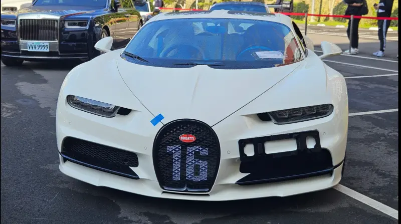 ▲太子集團名下的「山豬王」Bugatti Chiron Sport起標價9500萬元，開拍前有車商認為可賣到2億元，但最後流標。（圖／記者劉松霖攝）