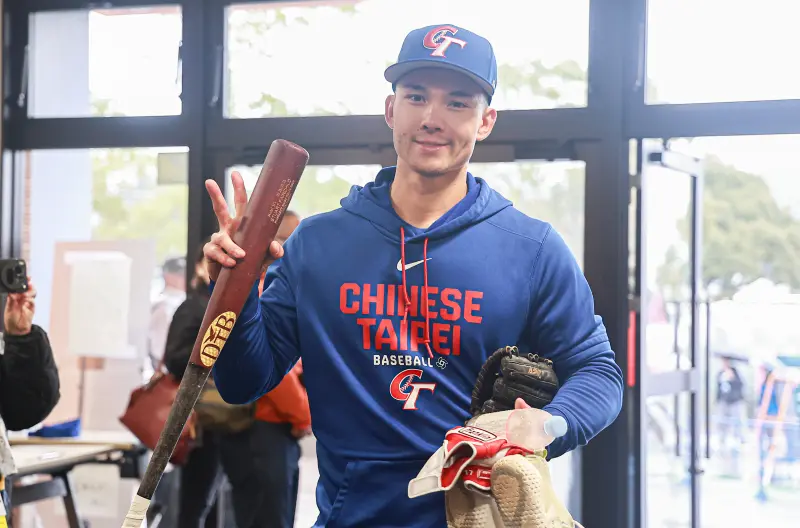 ▲▲台美混血大聯盟球星「費仔」費爾柴德（Stuart Fairchild）加入中華隊，不僅帶來頂級戰力，更用極高EQ與親和力迅速征服全台灣，有望成功複製日本武士隊「努特巴爾效應」。（圖／記者葉政勳攝）