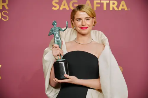 ▲《哈姆奈特》潔西伯克利毫無意外獲得電影類的最佳女主角獎。（圖／美聯社／達志影像）