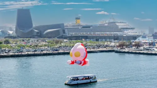 ▲活動期間陸海空彩蛋齊發，8米氣膜結合愛之船於愛河灣驚喜展演。（圖／高市府觀光局提供）