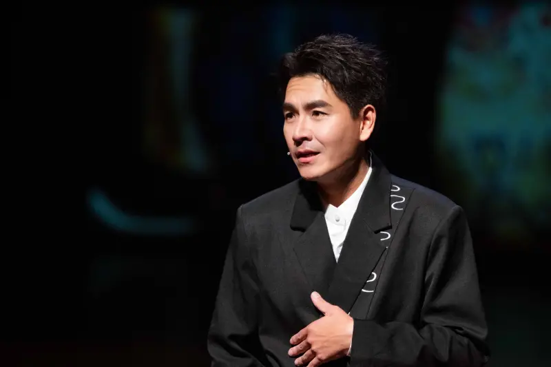 王傳一、朱德剛舞台劇首演！謝幕後辦簽名會　兩人簽40分鐘手抽筋