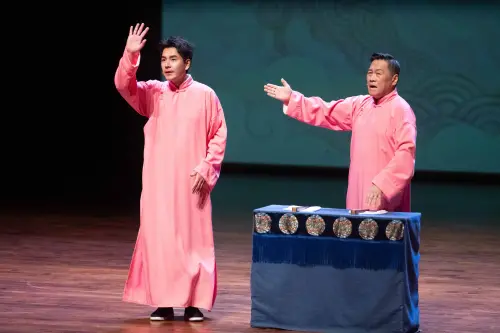 ▲王傳一（左）、朱德剛《壹加一剛好比三小》台中首演火力全開。（圖／嚞娛樂提供）