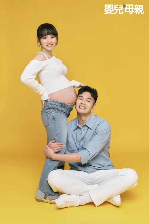 ▲王齊麟（右）自爆有潔癖，直言如果小孩敢畫他的沙發，會生氣。（圖／嬰兒與母親雜誌提供）