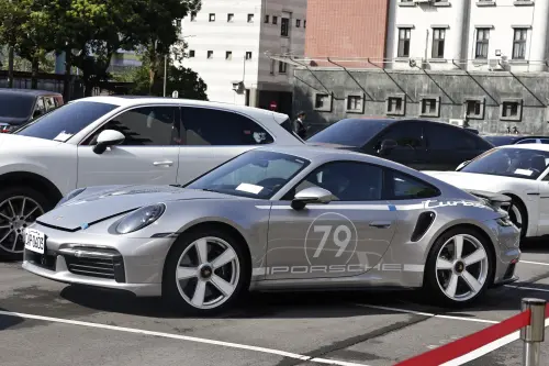 ▲PORSCHE 911 TURBO 50 YEARS起標價970萬元，拍定價為1260萬。（圖／記者吳翊緁攝）