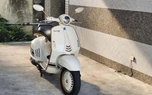 ▲PIAGGIO VESPA 946 150cc於會勘時雖無法發動，仍以96萬元拍定。 （圖／記者吳翊緁攝）