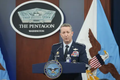 美軍高層曝史詩狂怒「掌握空中優勢」籲伊朗人掌握機會