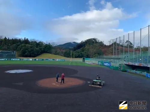 經典賽直擊／中華隊熱身賽開打機率高！宮崎雨停了　球場烏雲散去