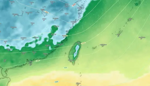▲本波東北季風將挑戰大陸冷氣團等級，大台北地區低溫只剩14度。（圖／「台灣颱風論壇｜天氣特急」臉書）
