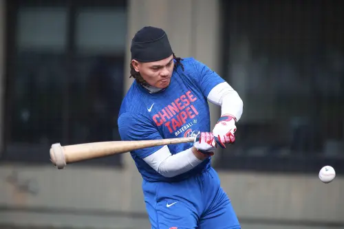 ▲2026年世界棒球經典賽首戰，中華隊迎戰澳洲，「國防部長」張育成扛第4棒鎮守三壘。（圖／記者葉政勳攝）